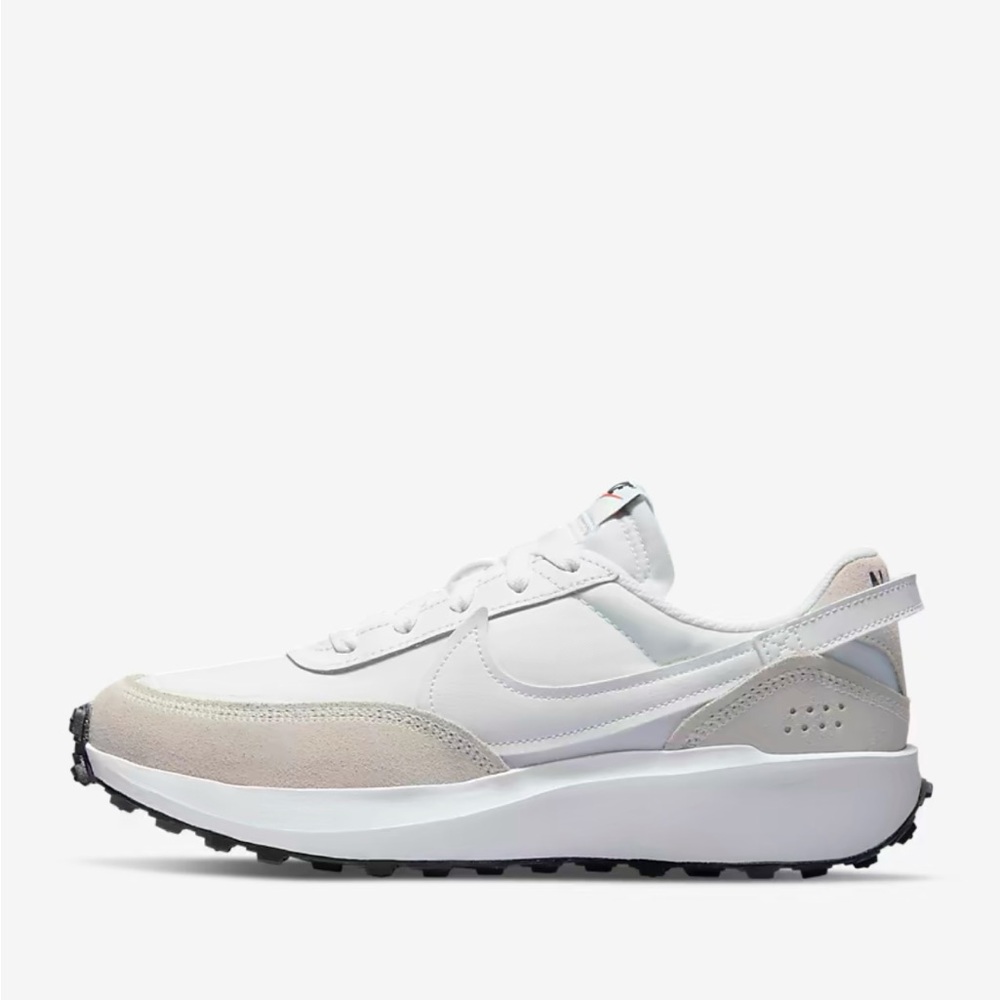 Brand new women’s Nike Waffle Debut